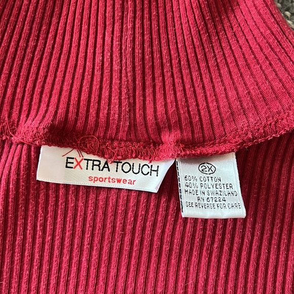 Extra Touch - Red sleeveless Turtleneck - Picture 8 of 8